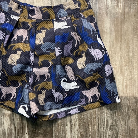 H&M High Waist Animal Print Shorts - Blue and Brown Size 6 - Picture 3 of 12